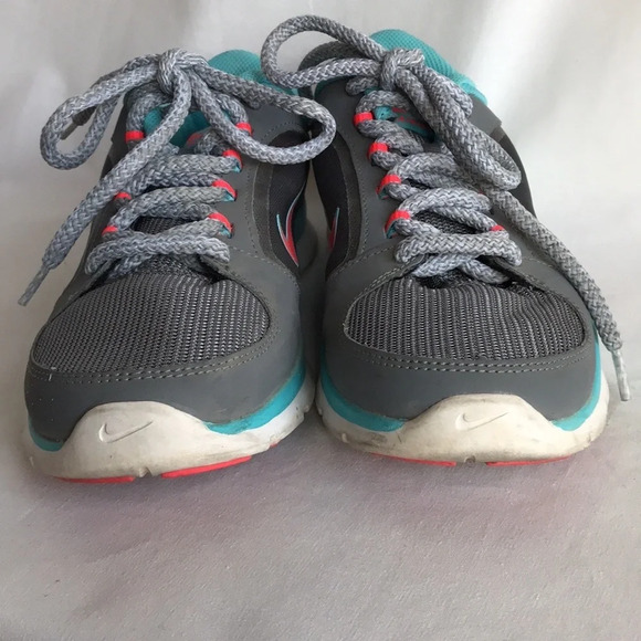 Nike Training gray/aqua/orange athletic shoes, size 8 - Picture 6 of 8
